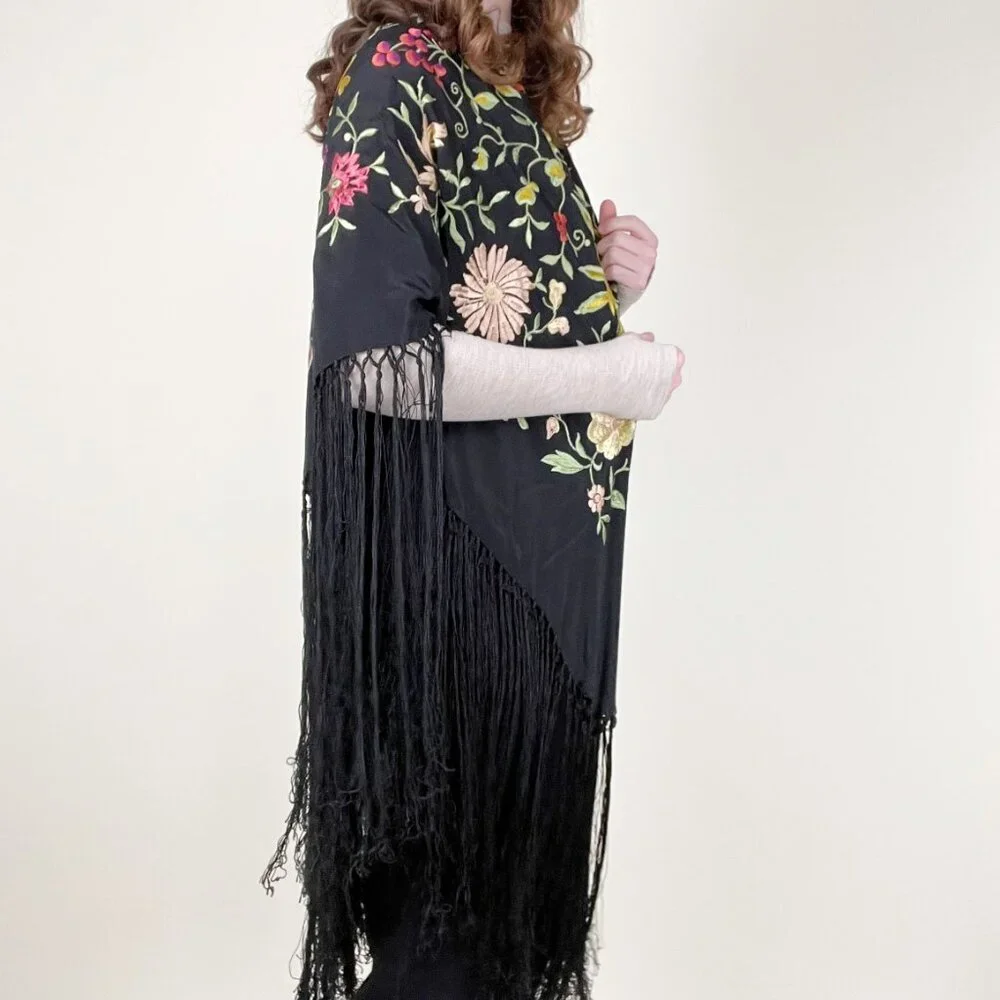 Vintage Piano Shawl Embroidered Floral Silk Fringe Witchy Boho Bohemian Manila - Picture 7 of 14